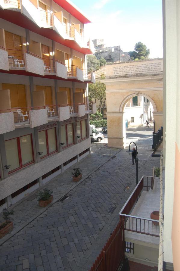 פינאלה ליגורה Grand Hotel Moroni מראה חיצוני תמונה