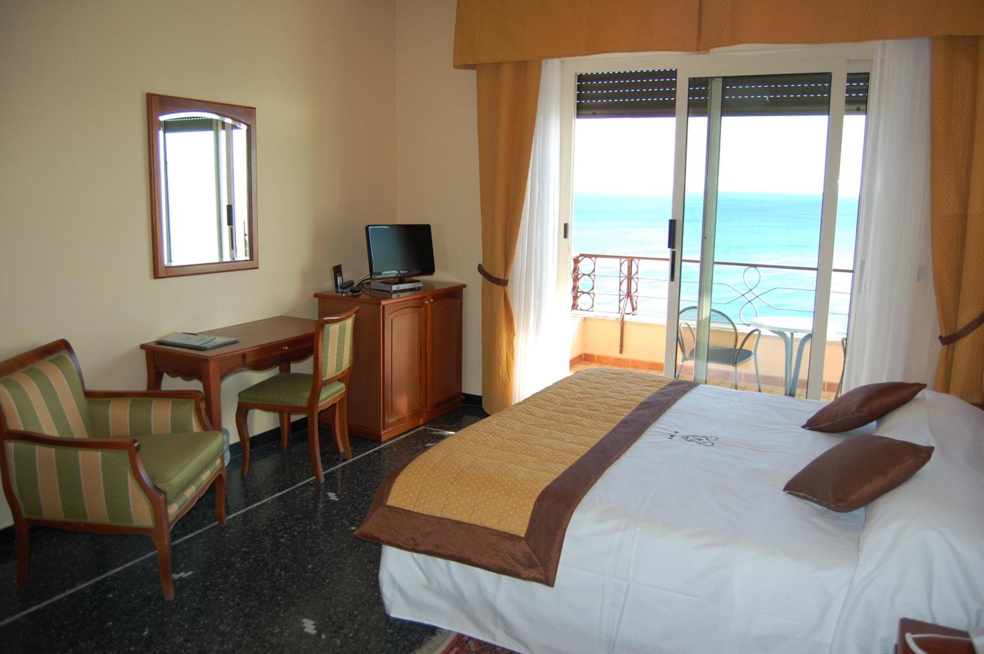 פינאלה ליגורה Grand Hotel Moroni מראה חיצוני תמונה